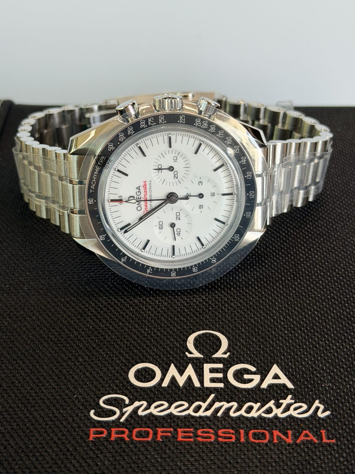 Omega Speedmaster Moonwatch White